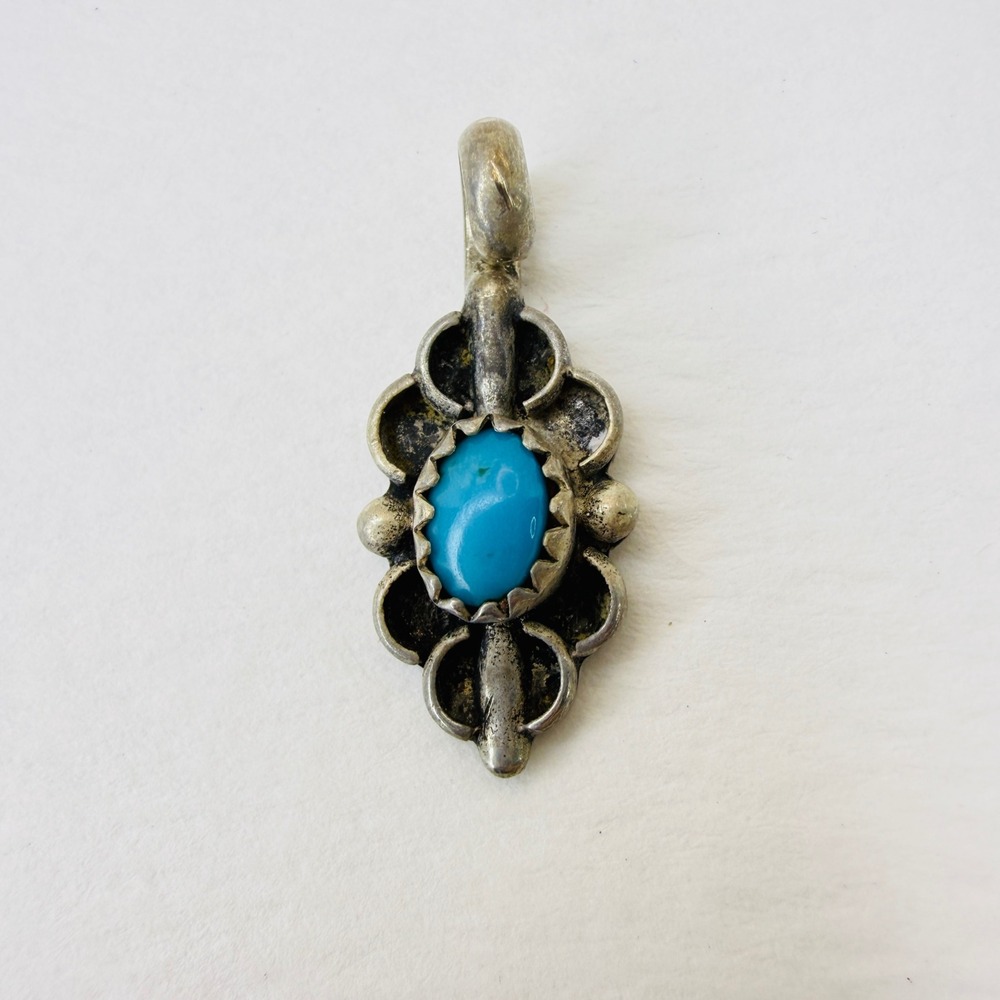 Vintage Southwestern Scalloped Silver Tone Metal Pendant Statement